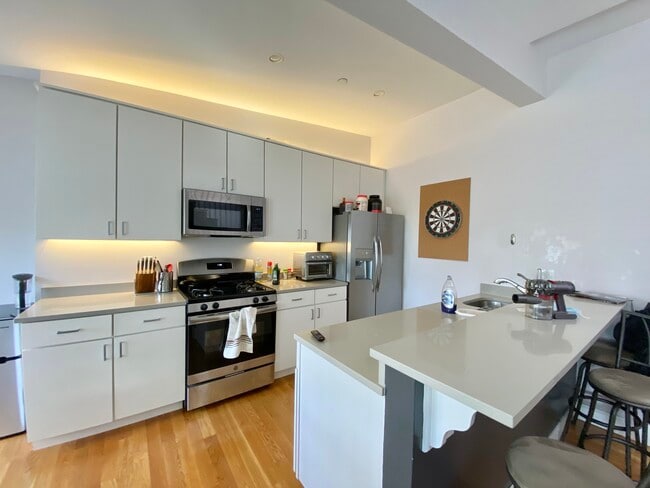 Building Photo - 11 Highland Park Ave Unit 2