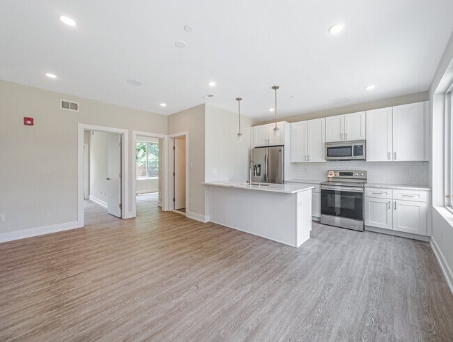 Photo - 2155 N Darien St
