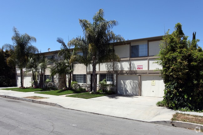 Building Photo - 3121 E Mariquita St