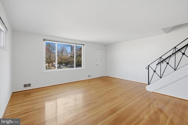 Photo - 5039 8th Rd S