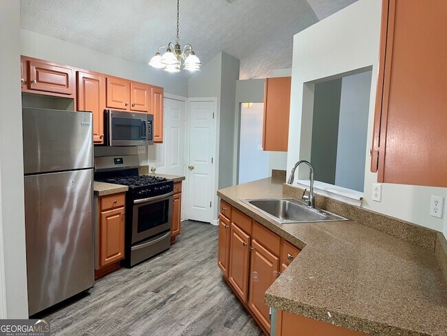 Photo - 99 Creek Cir