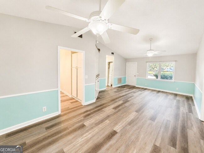 Photo - 212 Muskogee Ct