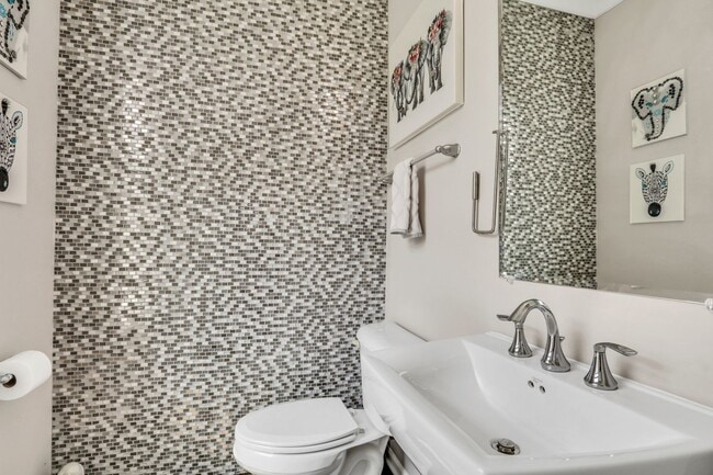 Photo - 3227 N Heritage Ln