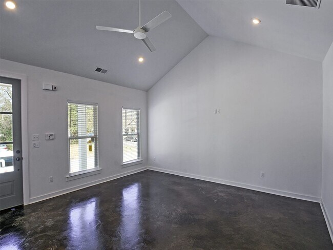 Photo - 4 bed, 2 baths near U of M  built 2020