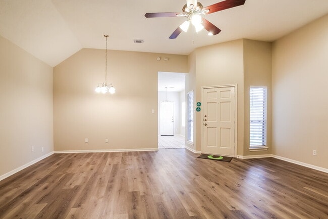 Photo - 6615 Bluebottle Ln