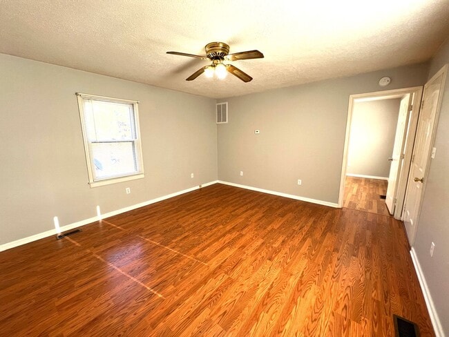 Photo - Country Living and Convenience at It's BEST