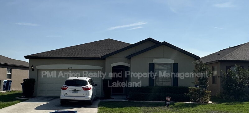 Photo - 8739 Micmac Ct House