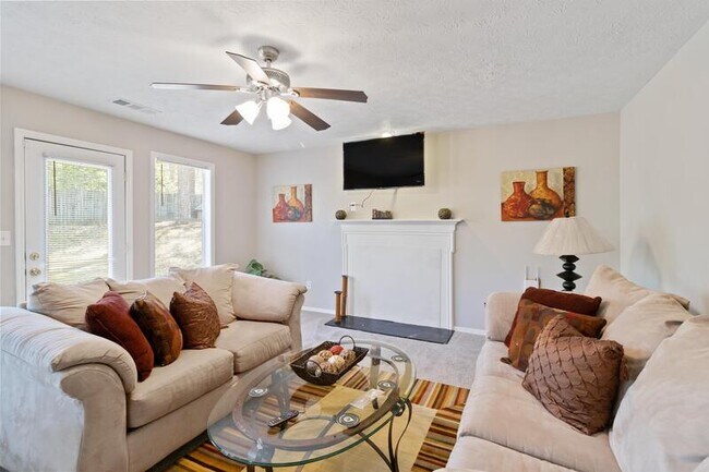 Photo - 1013 Shady Creek Dr