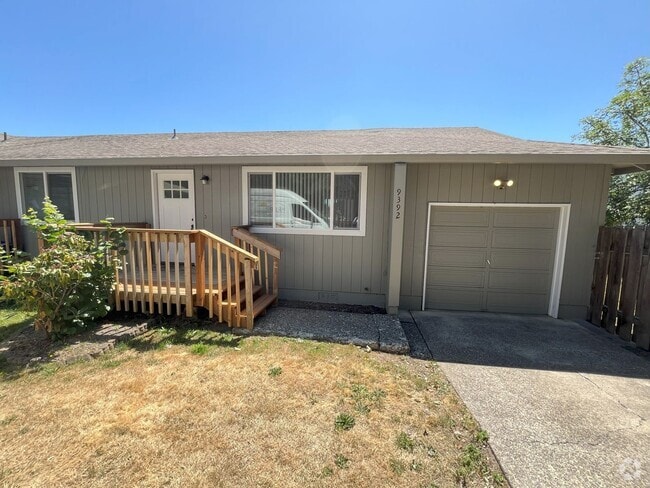 Building Photo - 2-Bedroom Home w/ Garage, A/C, & Backyard!