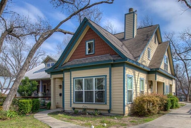 Building Photo - 4527 Avenue B Unit A