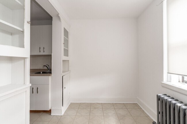 Photo - 122 Dowling Ave