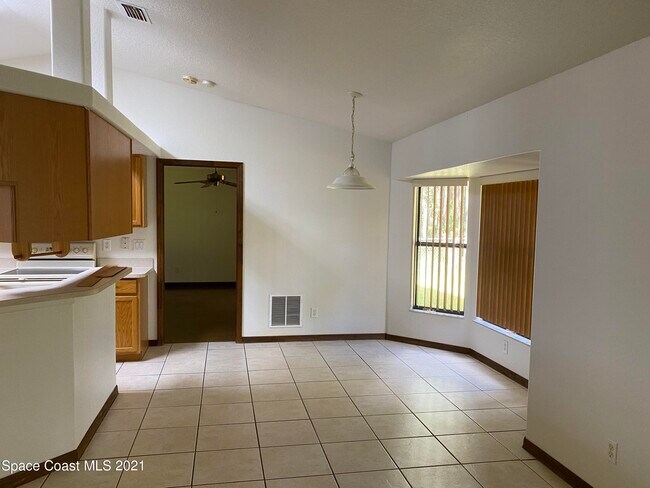 Photo - 3259 Foresman Ave SE