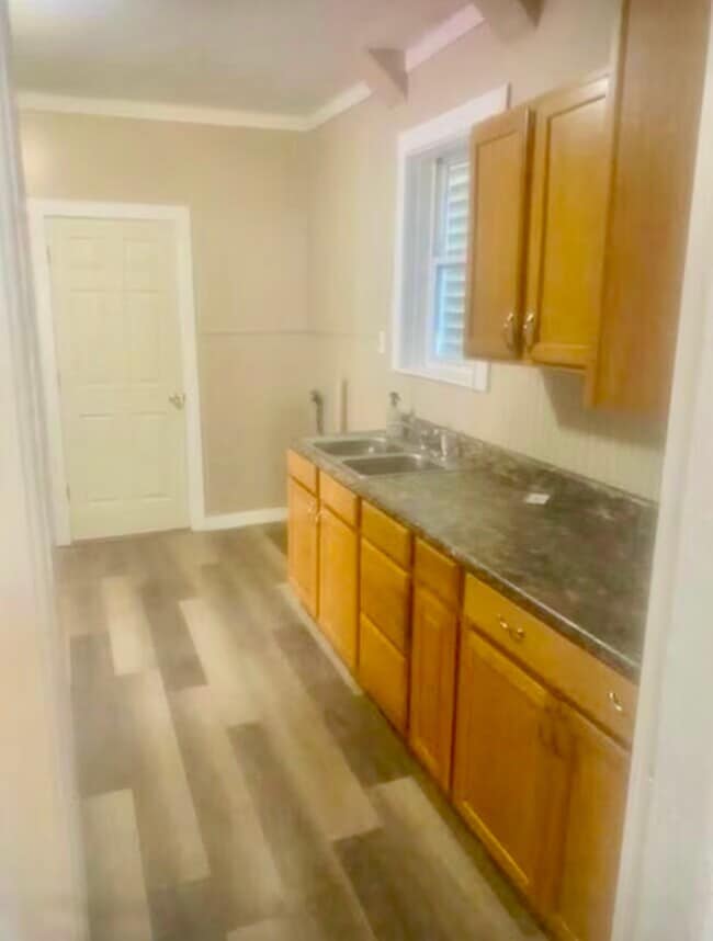 Building Photo - 362 9th St Unit 1st Floor