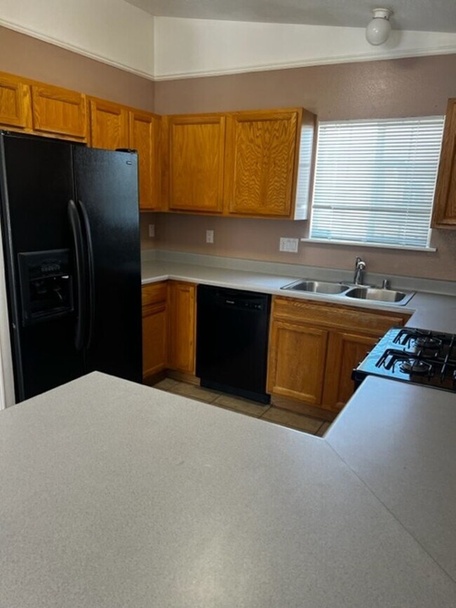 Photo - 3 Bedroom Home Near Unser and McMahon