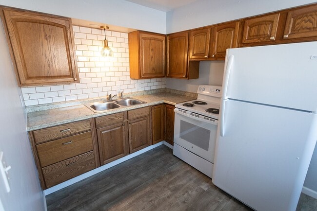 Building Photo - 2917 Harwick Dr Unit 4