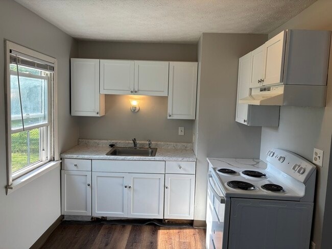 Building Photo - 2238 Howey Rd Rental