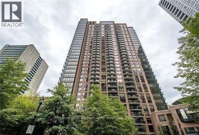 Photo - 33 Sheppard Ave E