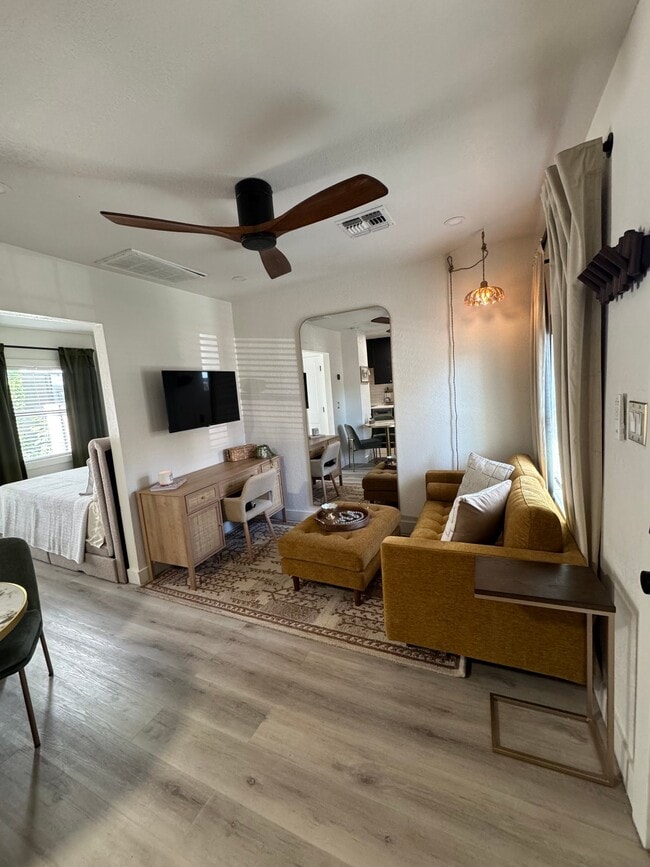 Photo - 1155 E Diamond St Unit 1006