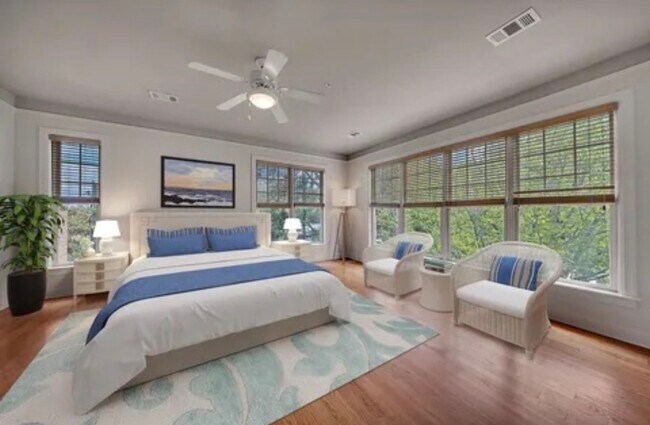 Photo - 1390 Dutch Valley Pl NE