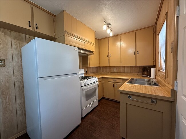 Photo - 1401 Pugh Dr