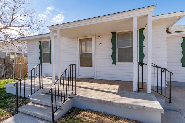 Building Photo - 2 bedroom home for lease!