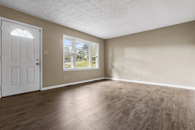 Photo - 2461 Mirahill Dr
