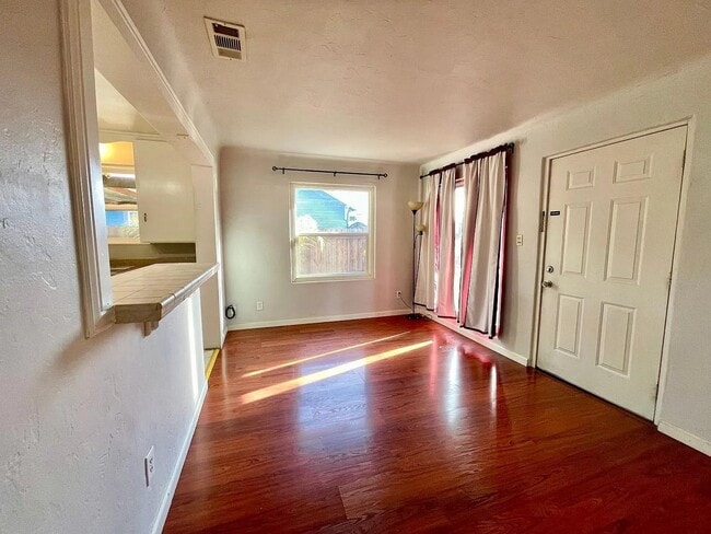Photo - 2137 Raymond Ave