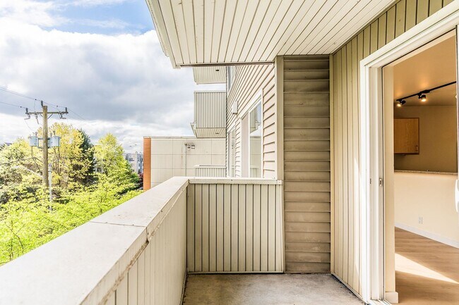 Photo - Hillside 411