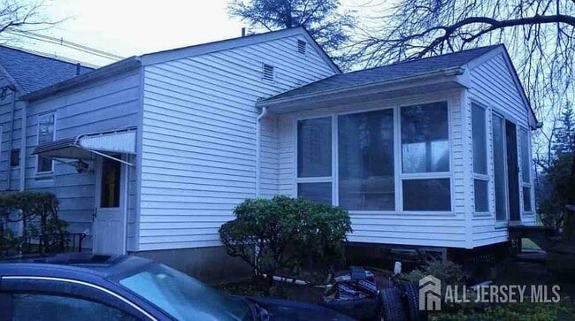 517 Grove Ave