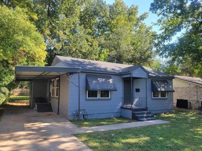 Photo - 1206 Boone St House