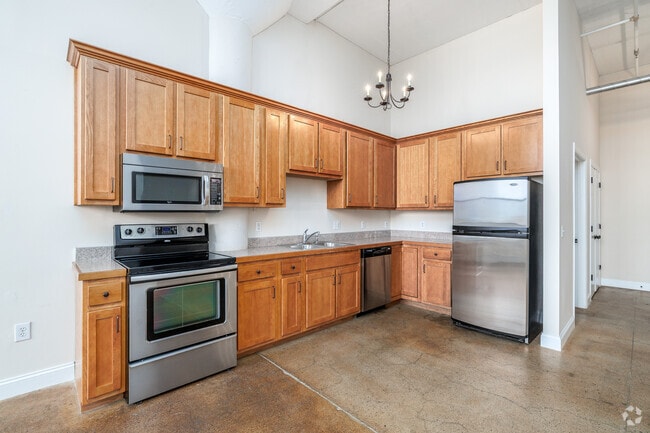 1BR, 2BA - 1,050SF - Kitchen