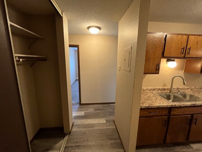 Photo - Oakridge Apartments