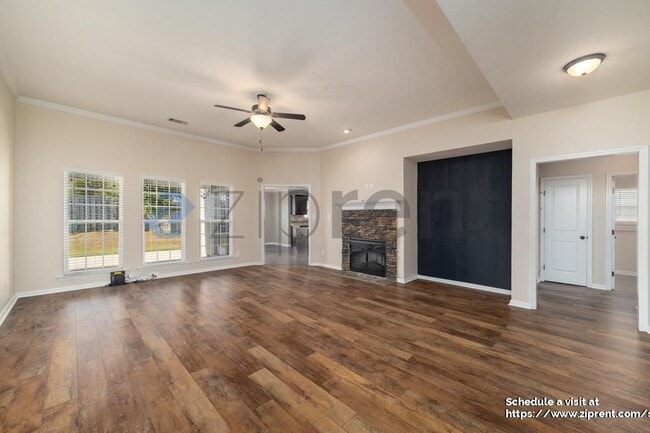 Photo - 819 Watermark Dr