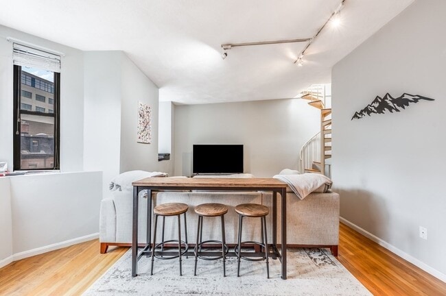 Photo - 102 E Brookline St Unidad 4