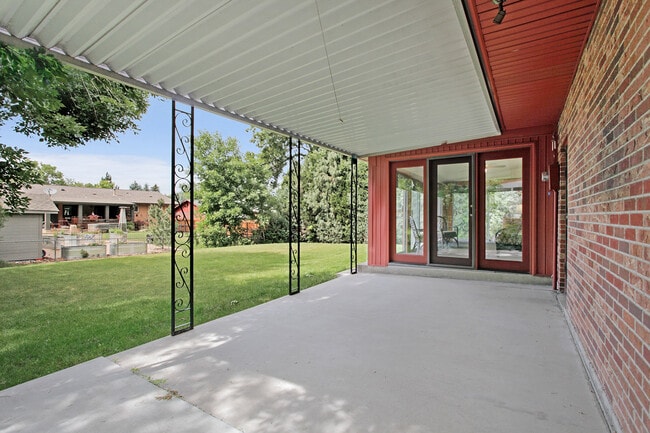 Photo - 6741 E La Salle Pl