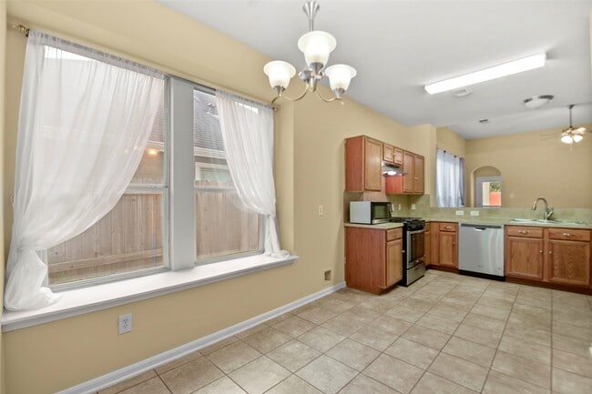 Building Photo - 12806 Pecan Shores Dr