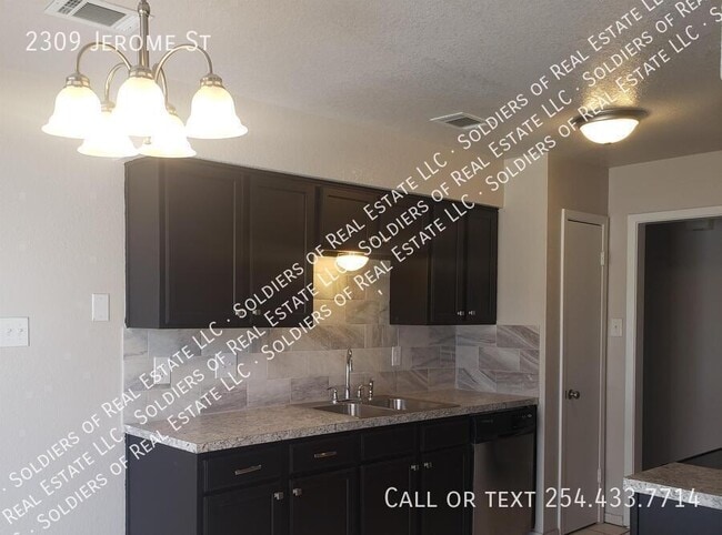Photo - 2309 Jerome Dr