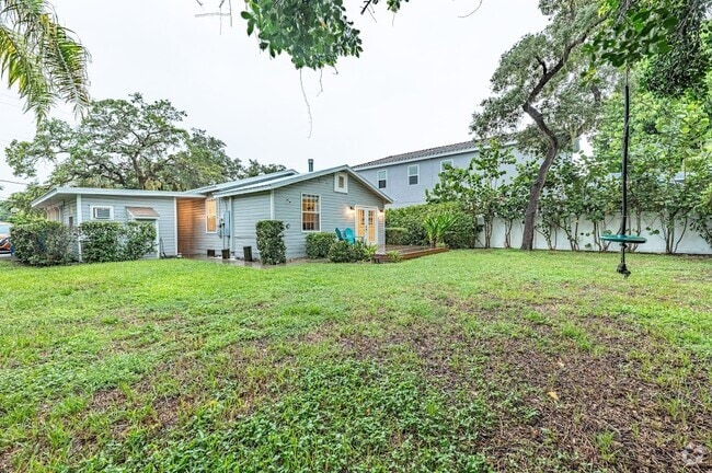 Building Photo - 1837 Worrington St Rental