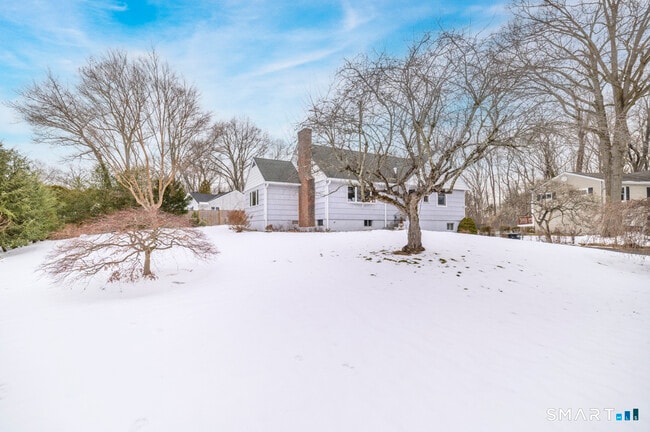 Building Photo - 63 Alpine St