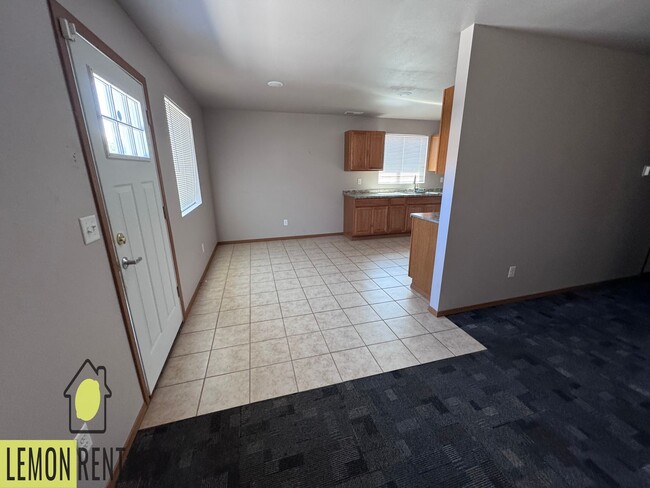 Photo - 302 E. "P" St Unidad 1