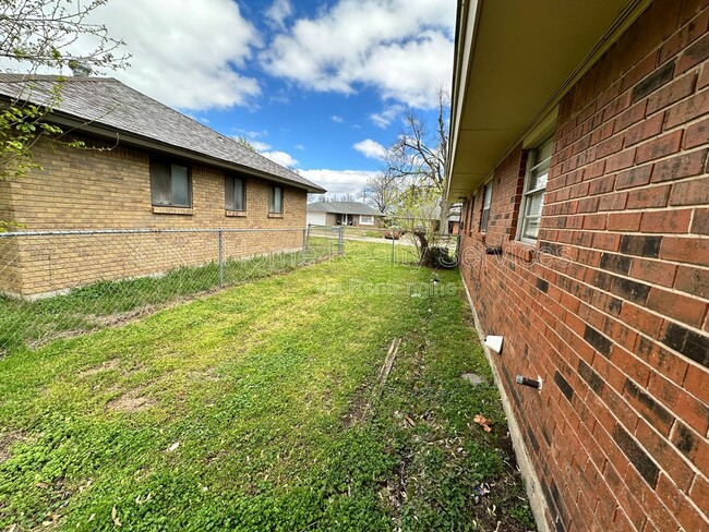 Photo - 8417 S Villa Ave