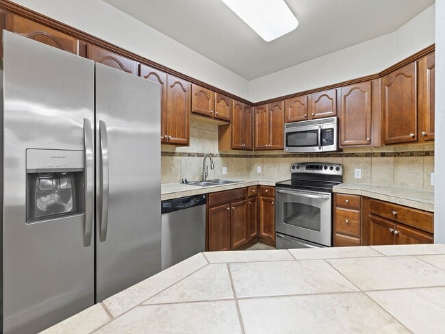 Photo - 2 bed 2 Bath Condo with Community Pool!
