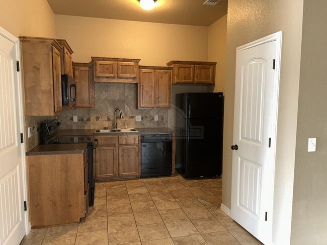 Photo - 504 Sladecek Dr