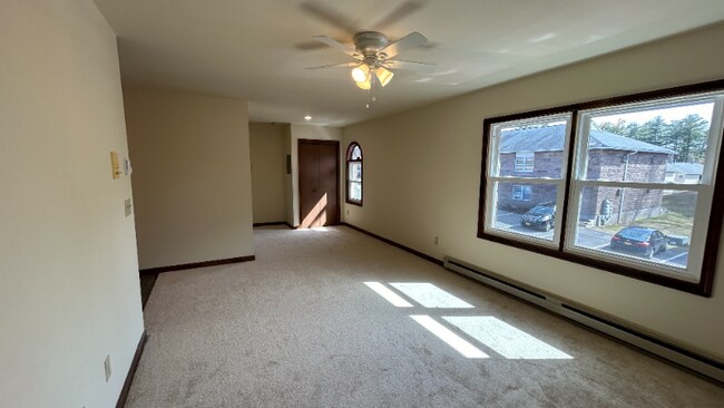 Photo - 1949 Western Ave Unidad 305