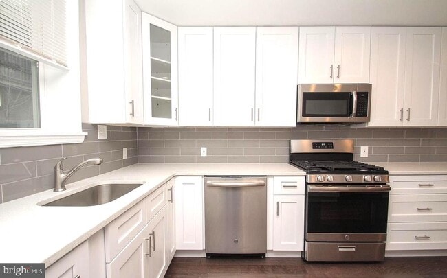 Building Photo - 1271 S 24th St