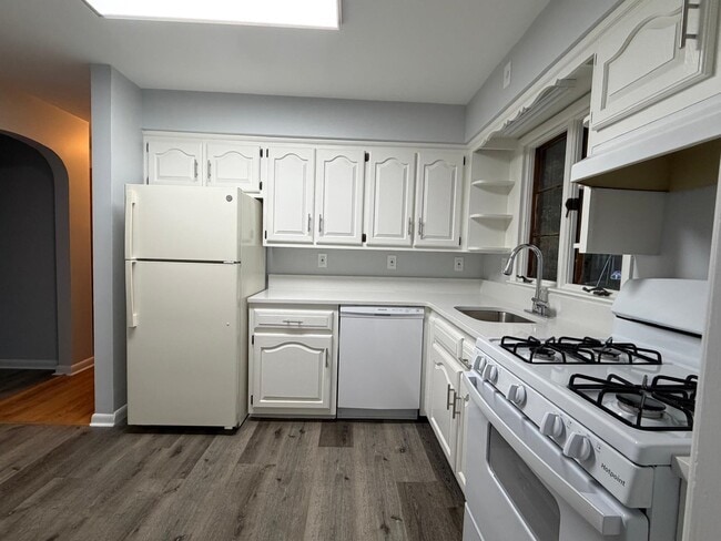 Photo - 697 Allwood Rd