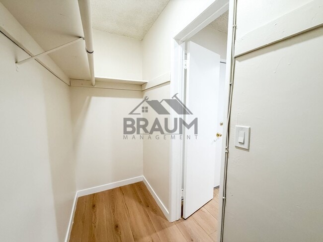 Photo - 6039 Whitsett Ave Unidad 201