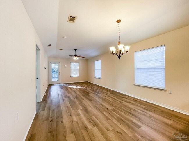 Photo - 5853 Bilek Dr