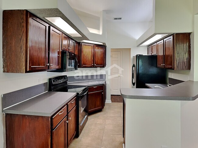 Photo - 9232 Dale View Ln W