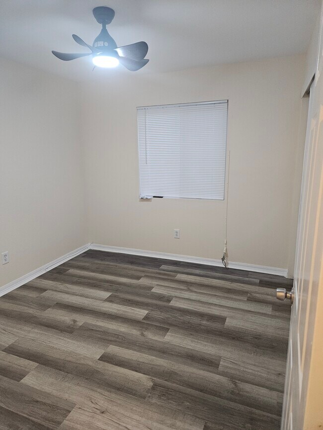 Photo - 8940 Orchard Ave Unidad Back